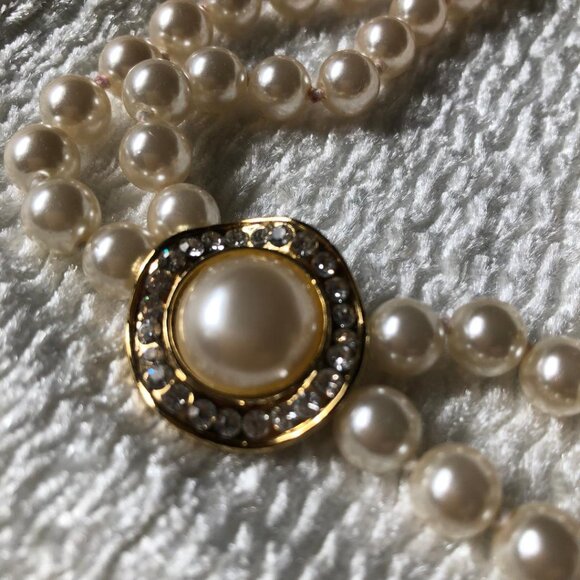 Jewelry - Faux Pearl (Cream) and Rhinestone Orb Choker Necklace with Gold-Tone setting